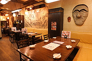 韓国料理 小屋の内観