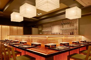 和食 花伝の店内