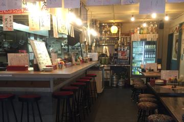 堂山食堂 本店の内観　カウンター席