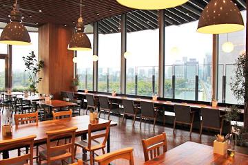 Q CAFE by Royal Garden Cafeの写真1