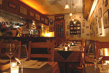 Cafe Restaurant AUREOLEのアットホームな店内