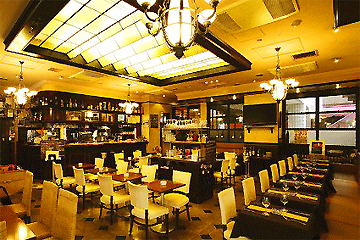 Brasserie Va－toutの開放的でパリをほうふつとさせる店内はパーティ利用にも最適