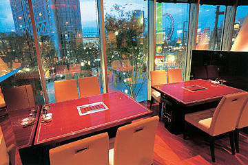 叙々苑 東京ドームシティ ミーツポート店の東京ドームの景色を眺めながら食事を楽しめる