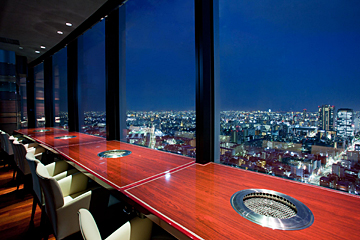 叙々苑 東京スカイツリータウン・ソラマチ店の夜景を眺めながら食事を楽しめる