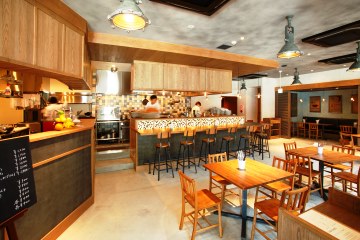 BISTRO FAVORIの写真1