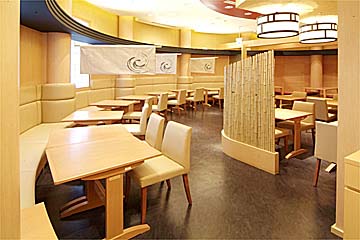 築地玉寿司 舞浜イクスピアリ店の清潔感溢れる広々とした店内