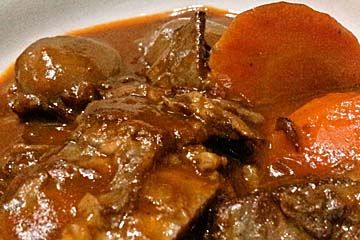 牛すじの赤ワイン煮込み デミトマ仕立て