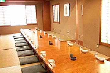 浅草 魚料理 遠州屋のゆったりとくつろげる座敷席