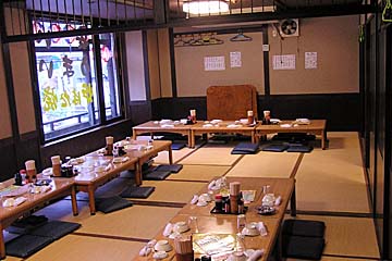 居酒屋 大漁 西中島店の民家風のゆっくりとくつろげる座敷スペース