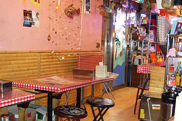 Thai Restaurant＆Bar  Koh Phi phi NIKARYO溝の口店のつかの間のやすらぎを与えてくれるアジアンチックな店内