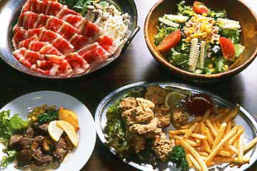 居酒屋  和気あいあい 横浜西口店のコンビサラダ、鶏の唐揚、一口ステーキ、すきやき