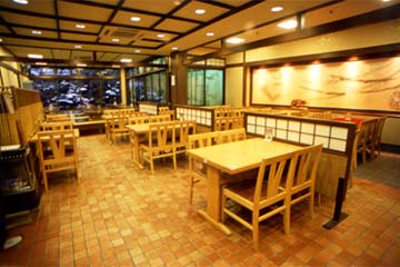 酒殿屋