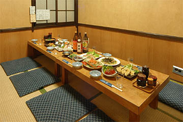 居酒屋 千のまるで自分の家に居るかのように落ち着ける座敷席