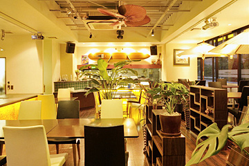 Aloha Dining Lure’s Lanaのハワイアンムードの店内