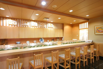 すし処 やまもとの店内
