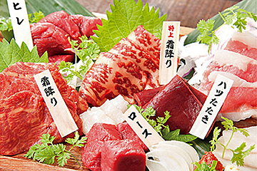 大衆馬肉酒場 三村 中目黒店の馬刺