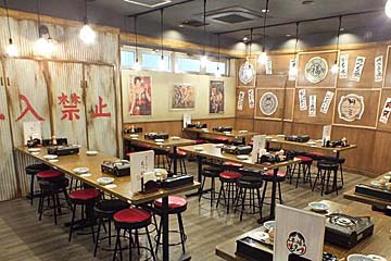 もつ鍋 お多福　目黒店 の活気溢れる店内で、楽しいひとときを過ごそう