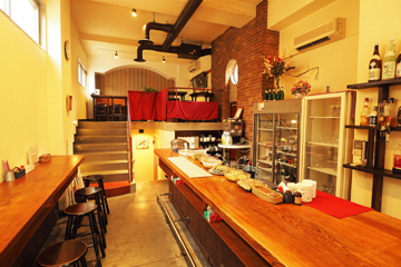 elly’sキッチンのアットホームな店内