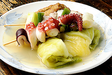 おでんの店 花くじら 本店のチーズロールキャベツ、たこ、ねぎま、厚揚げ