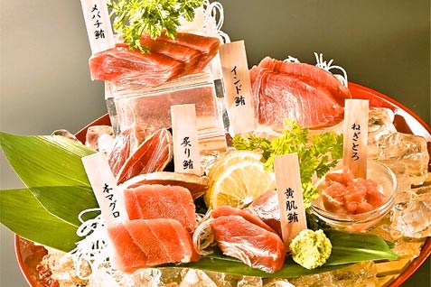 「マグロ 婆娑羅 上野店」の人気メニュー「鮪全種盛り」