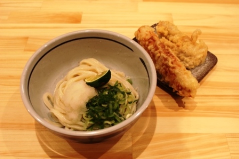 『うどん おにやんま』の「とり天ちくわ天おろししょうゆ」