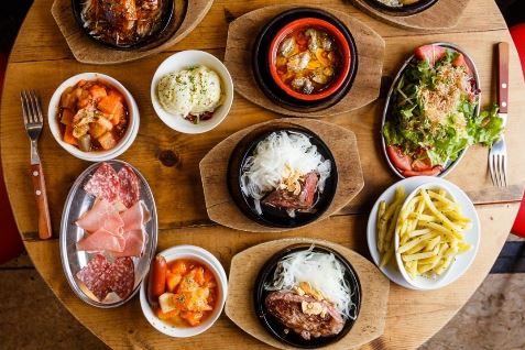 『BEEF KITCHEN STAND 歌舞伎町店』の料理