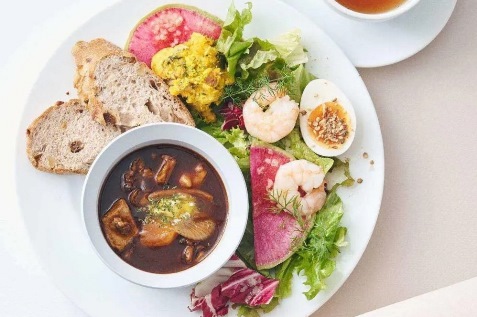 『カフェ＆ブックス ビブリオテーク』のデリプレート