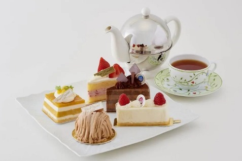 『ロイヤルクリスタルカフェ 銀座店』のケーキセット
