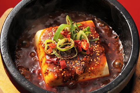 路地裏本格中華　陳家私菜　新宿店の頂天石焼麻婆豆腐