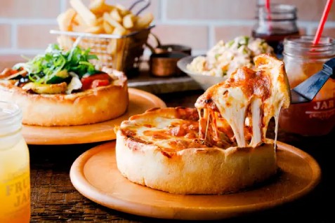 「ブッチャー・リパブリック 横浜赤レンガ シカゴピザ & ビア」の料理例