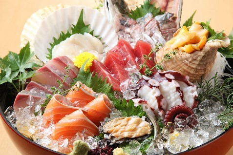 『鮮魚と和牛 満月はなれ』のお造り