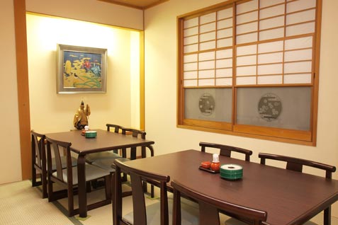 「鰻割烹 大和田 新橋店」店内