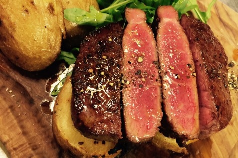 『ビストロ・ソングラム 新橋』の肉料理