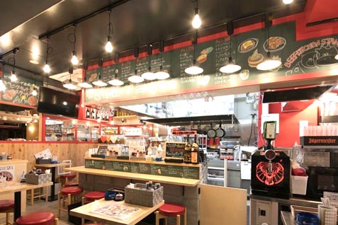 『BEEF KITCHEN STAND 野毛店』のカジュアルな雰囲気の店内