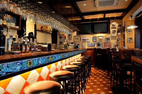『Cantina Siciliana TUTTO IL MARE』の店内