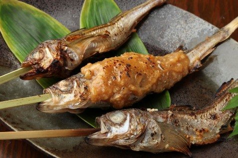 『ハタハタ屋敷 有楽町店』の「ハタハタ三種の味比べ」