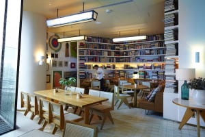 「bills 表参道」の店内