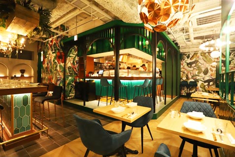「Malkovich Connection」の店内