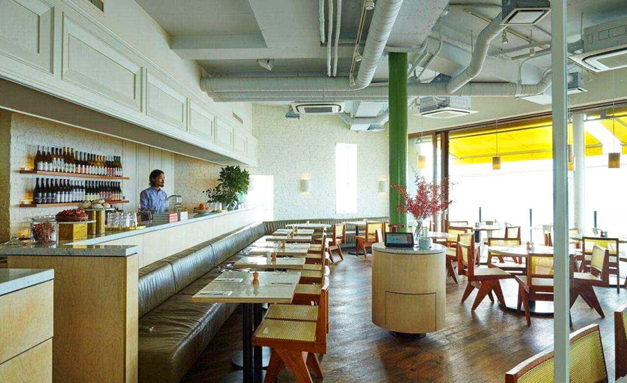 「bills 七里ヶ浜」の店内