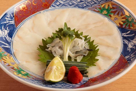「とらふぐ亭 門前仲町店」の「てっさ（ふぐ刺し）」