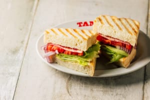 「Tameals 品川店」の「BLTサンドセット」