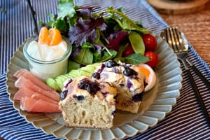 「ブルーベリーとクリームチーズのクルミケーキ」でおうちモーニング