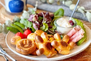 「余ったみかんを使って、ちょっと珍しいみかんケーキの朝食」レシピ