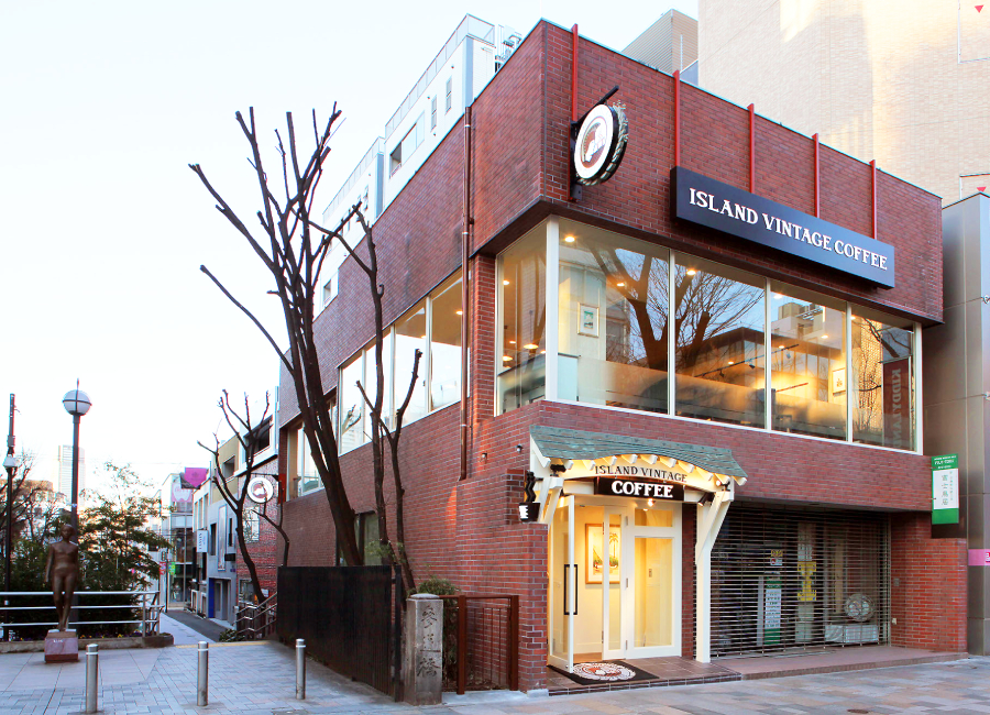 「アイランド ヴィンテージ コーヒー (Island Vintage Coffee)表参道店」の外観