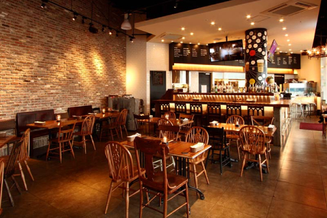 「babel bayside kitchen」の店内