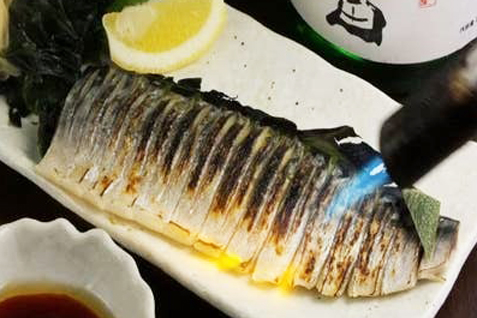「居酒屋うぶ」の「炙りしめさば」