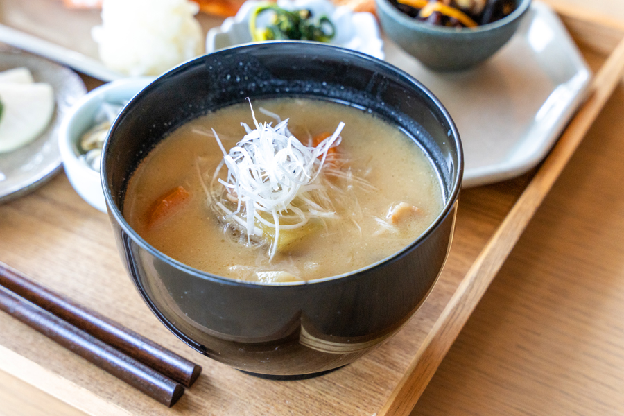 『Hotel's』の「鮭定食」