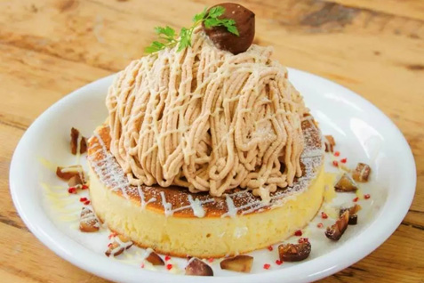 「cafe accueil」の「モンブランパンケーキ」
