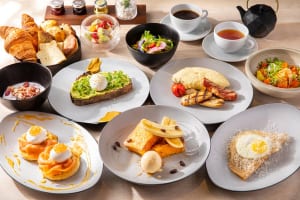 「District-Brasserie,Bar,Lounge」のモーニング
