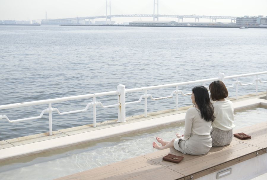 『THE WHARF HOUSE YAMASHITA KOEN(ザ ワーフハウス ヤマシタコウエン)』の足湯